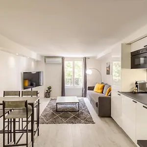 Design 1 Bdr With Ac Paris