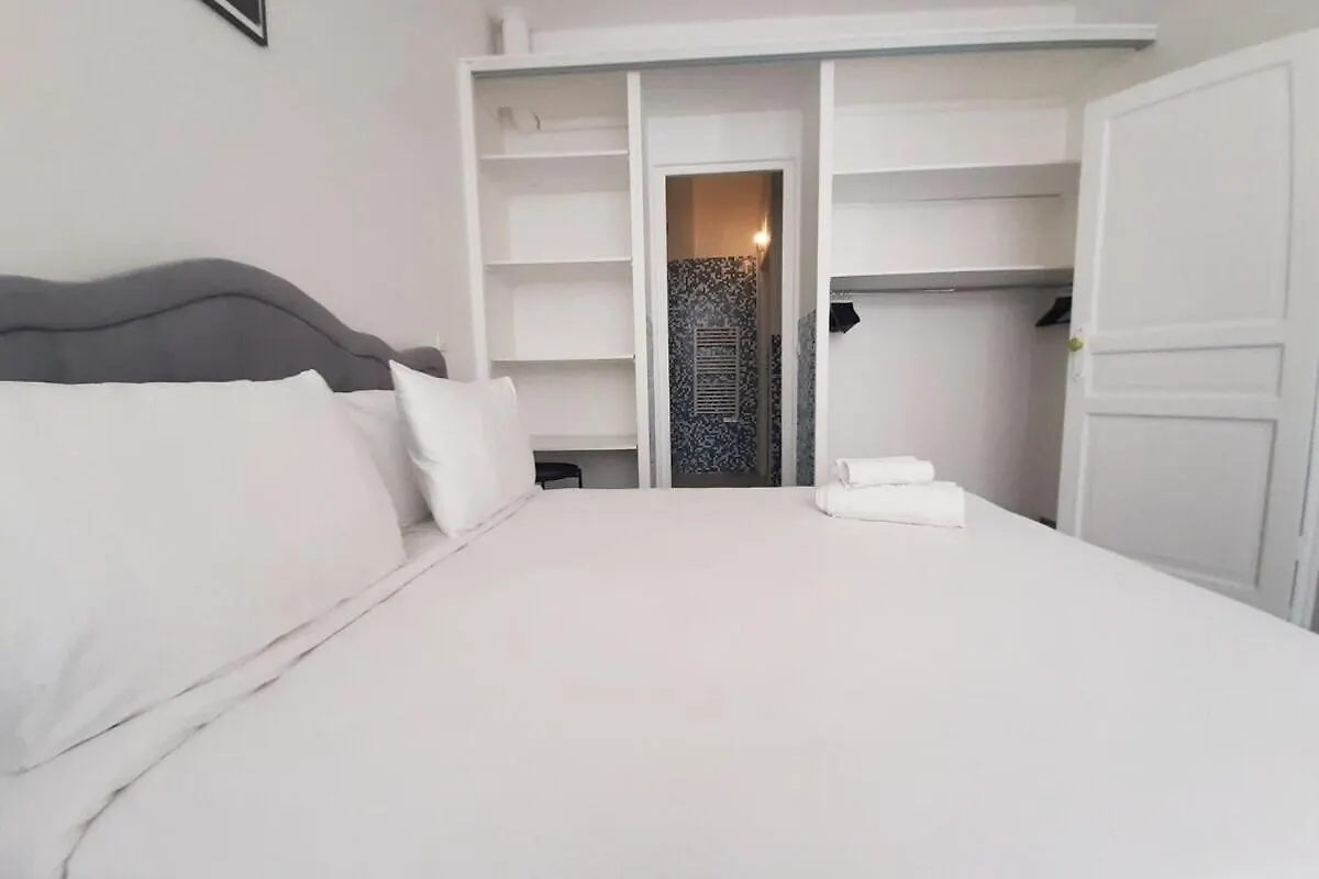 Sweet Apartment In Paris Montmartre